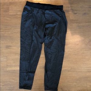 Lululemon men’s dark grey/black pants large